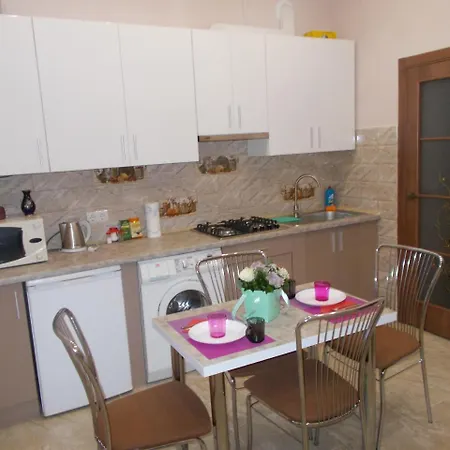 شقة Two-bedroom In 10 Min To The Opera Theatre