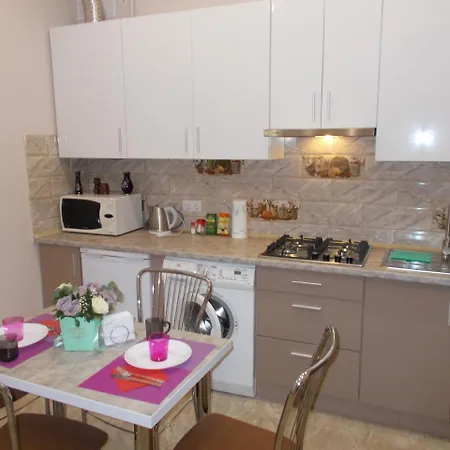 Two-bedroom In 10 Min To The Opera Theatre شقة *