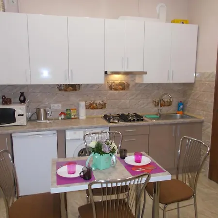 Two-bedroom In 10 Min To The Opera Theatre شقة