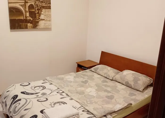 Two-bedroom In 10 Min To The Opera Theatre アパート リヴィウ