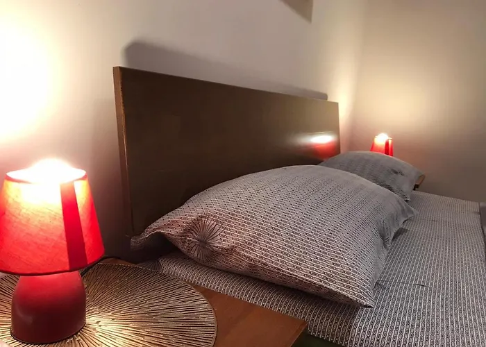 Two-bedroom In 10 Min To The Opera Theatre