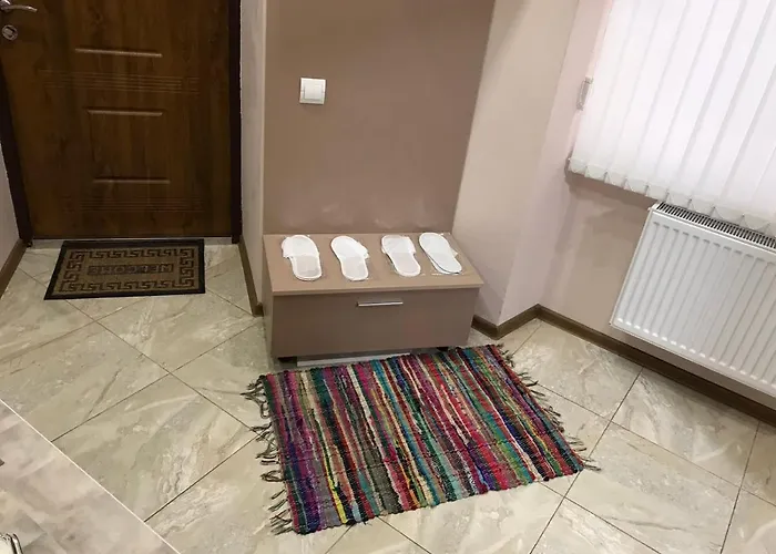 Two-bedroom In 10 Min To The Opera Theatre アパート リヴィウ