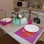 Two-bedroom In 10 Min To The Opera Theatre *