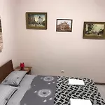 Two-bedroom In 10 Min To The Opera Theatre *